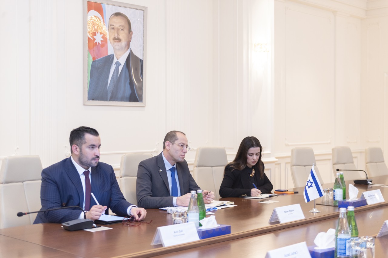 Məcnun Məmmədov İsrailin ölkəmizdəki səfiri ilə görüşdü - FOTOLAR